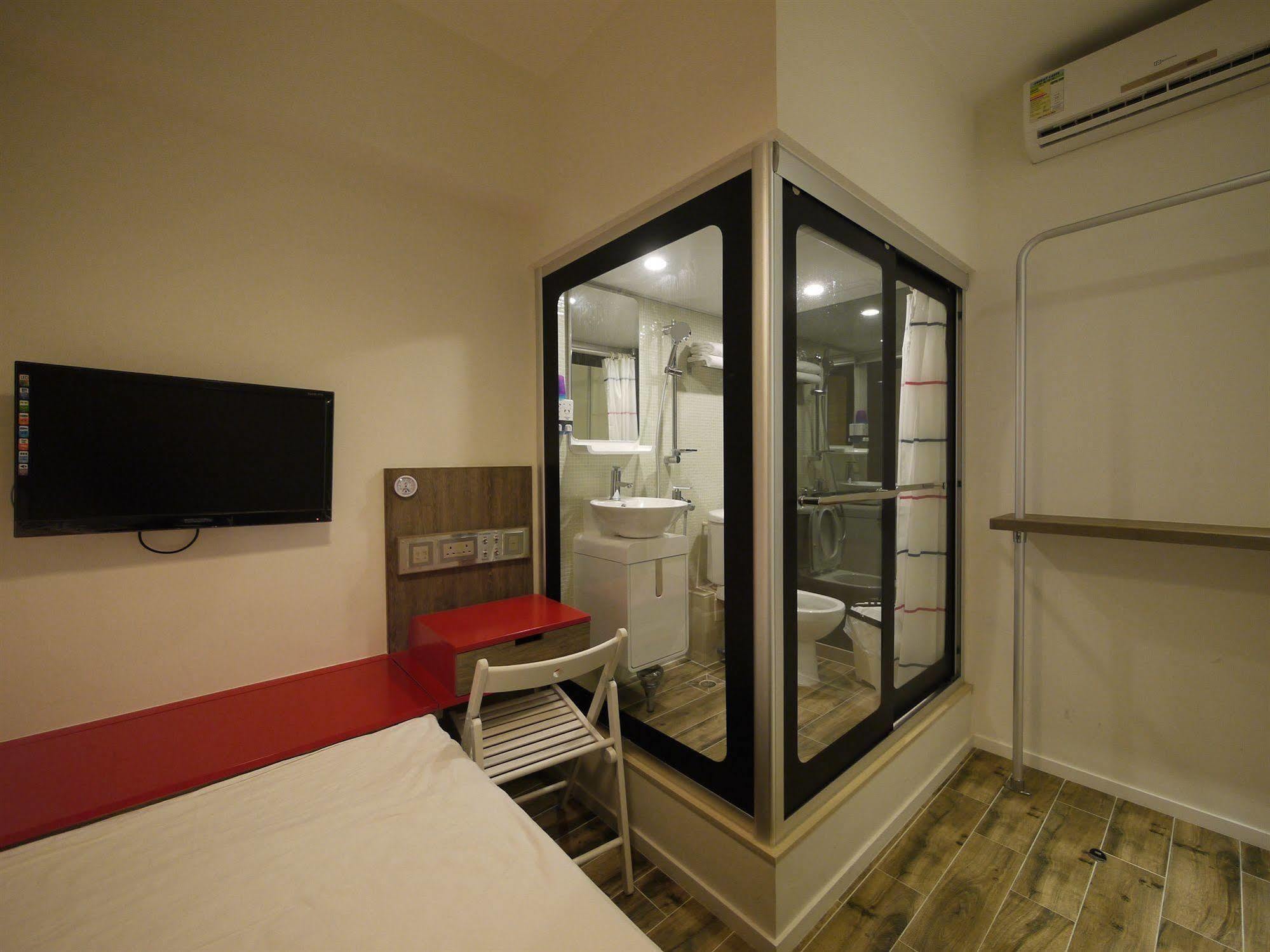 Panda'S Hostel - Hot Dog Bus Hongkong Exterior foto